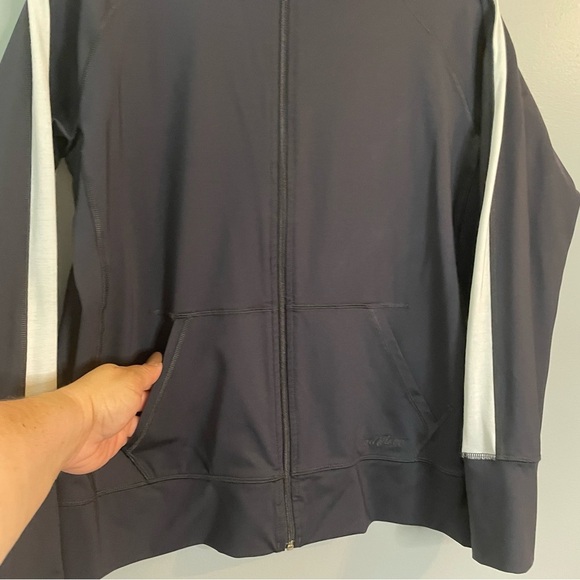 GOODMOVE BY LIFE IS GOOD
Stormwear Packable Hooded Running Jacket - Black SZ/L - Picture 3 of 8